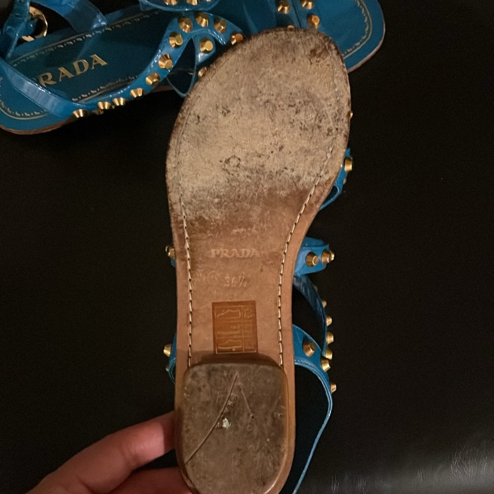PRADA Leather sandal
36 1/2
Slightly worn 
Turquoise, Leather - Picture 3 of 6